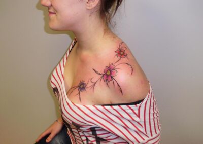 Tattoo de pecho a espalda con Flores